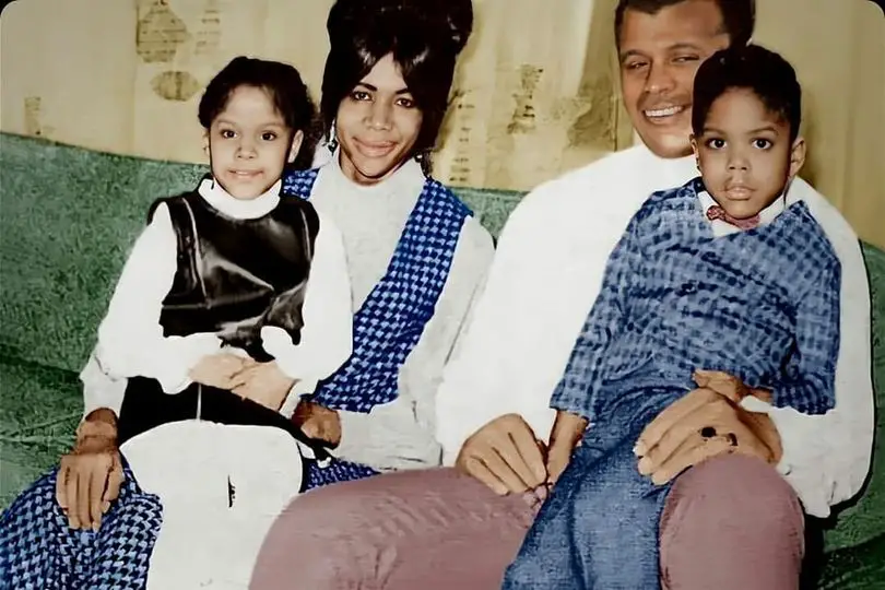 Curtis Bowles With Parents And Sister